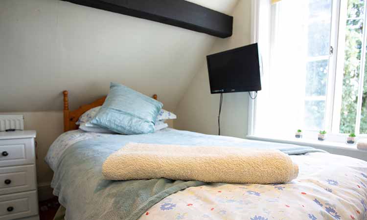 Haselor farm studio twin room